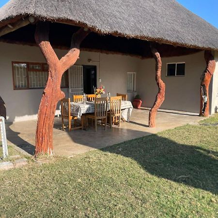 Vanross Self Catering Accommodation Thabazimbi Esterno foto