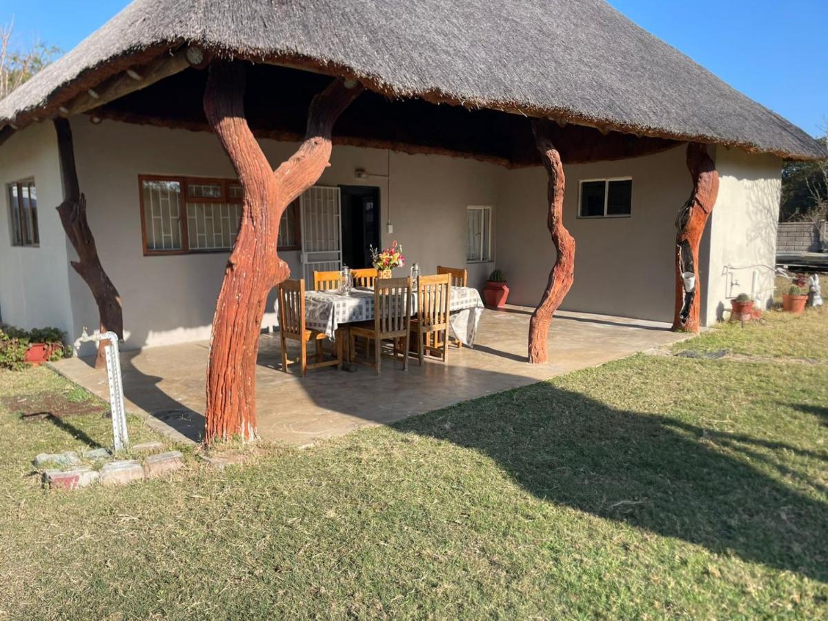 Vanross Self Catering Accommodation Thabazimbi Esterno foto