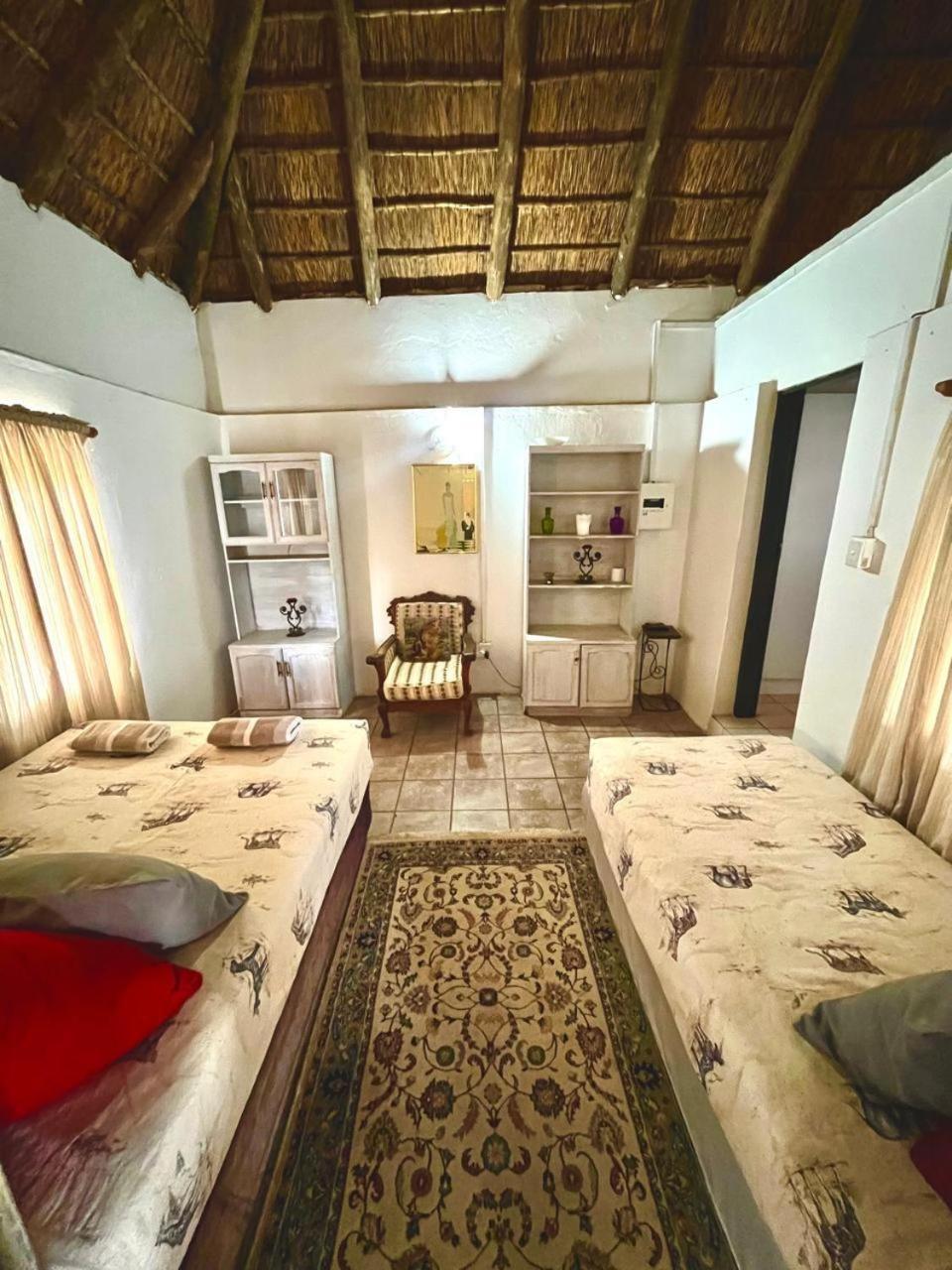 Vanross Self Catering Accommodation Thabazimbi Esterno foto